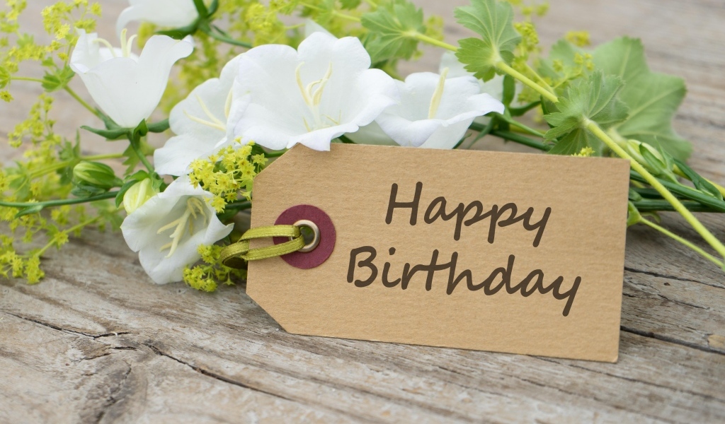 Букет белых цветов на день рождения