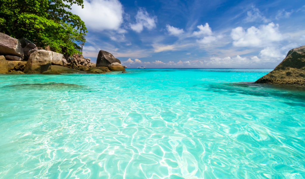 Голубая вода океана в тропиках, Таиланд