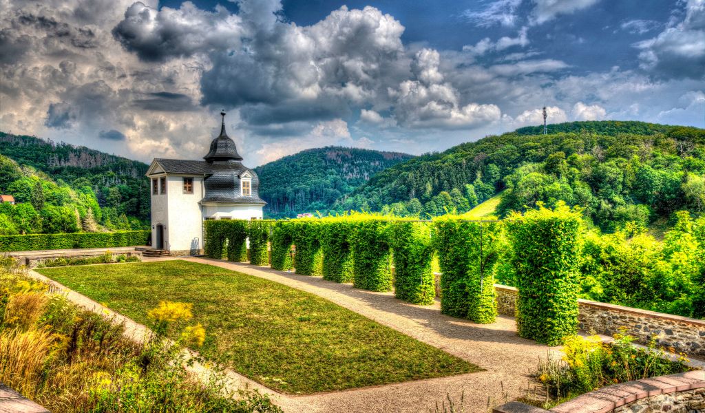 Старинная часовня в парке, Штольберг. Германия