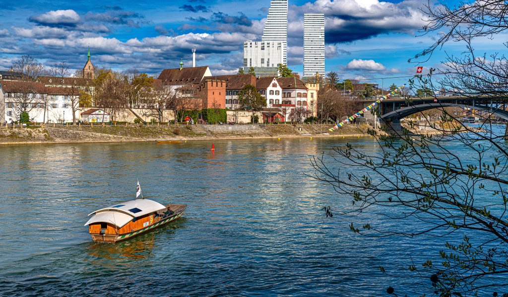 Красивый вид на город и реку, Швейцария