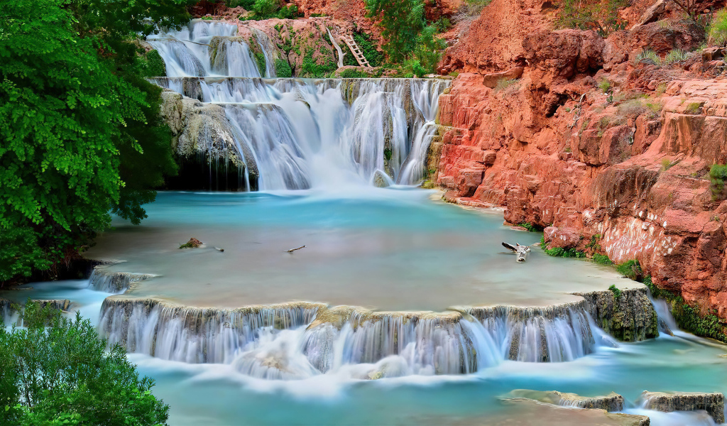 Водопад в национальном парке Гранд Каньон, Аризона. США