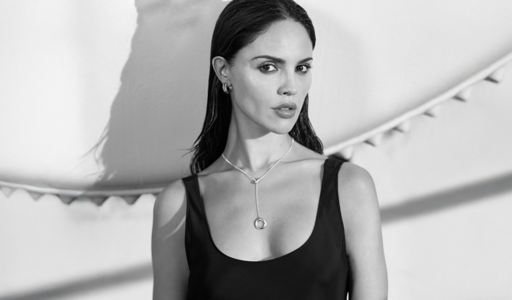 Украшение на шее популярной актрисы Эйсы Гонсалес