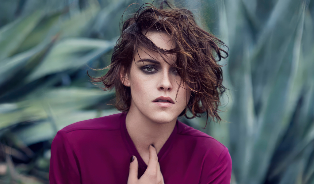 Прическа на голове актрисы Кристен Стюарт