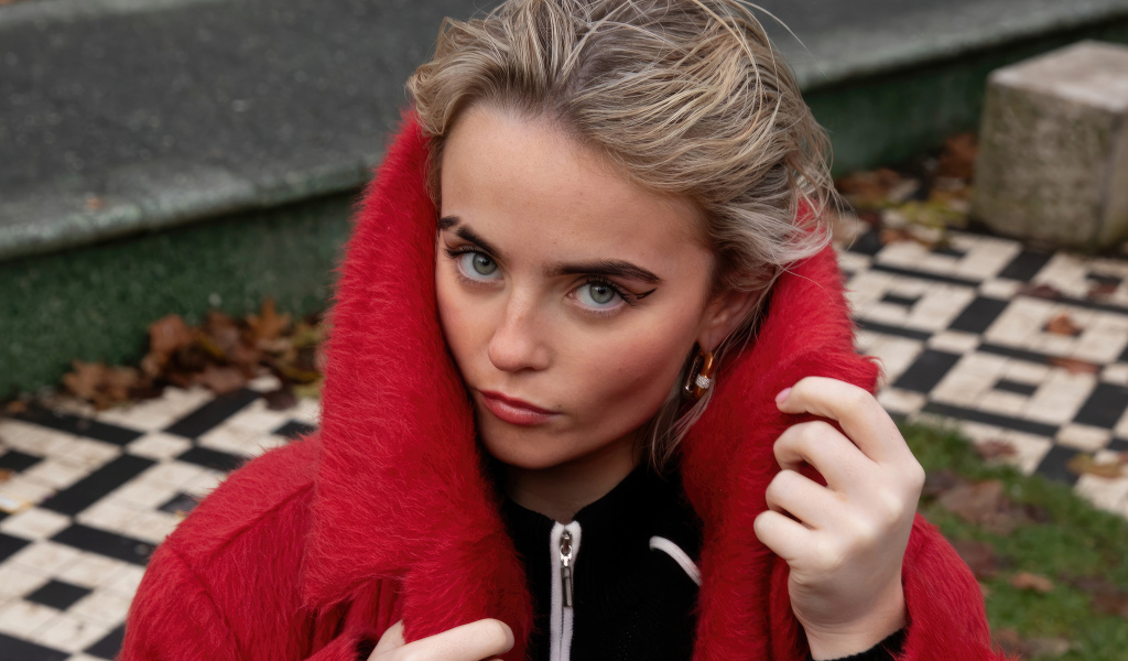 Молодая актриса Милли Гибсон