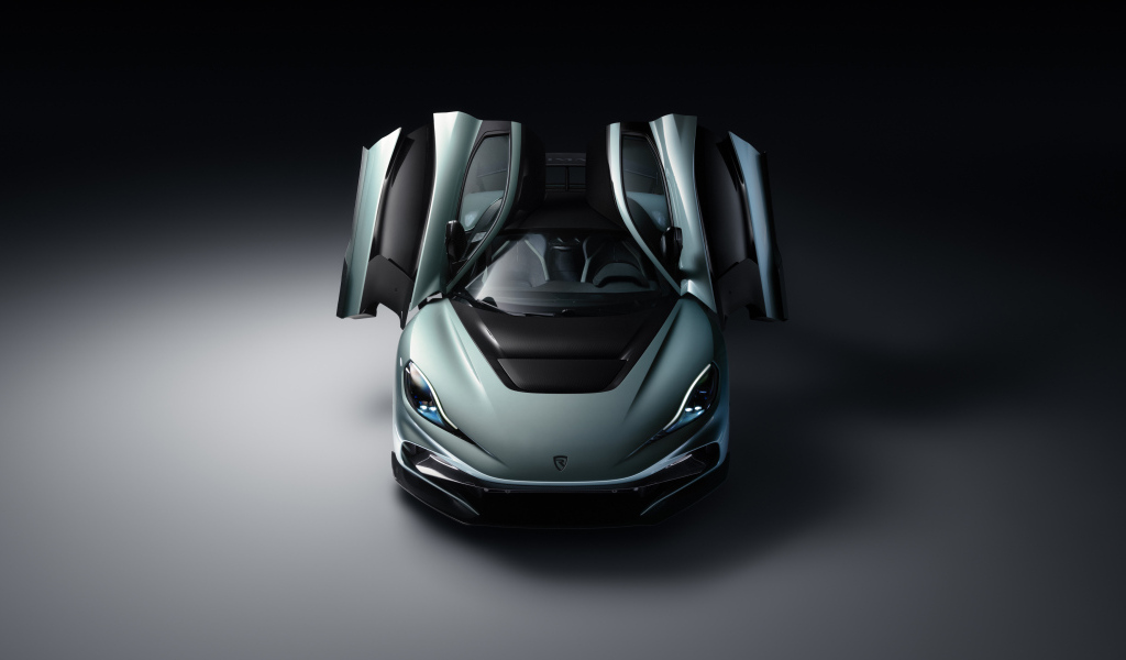 Автомобиль Rimac Nevera R 2024 года на сером фоне