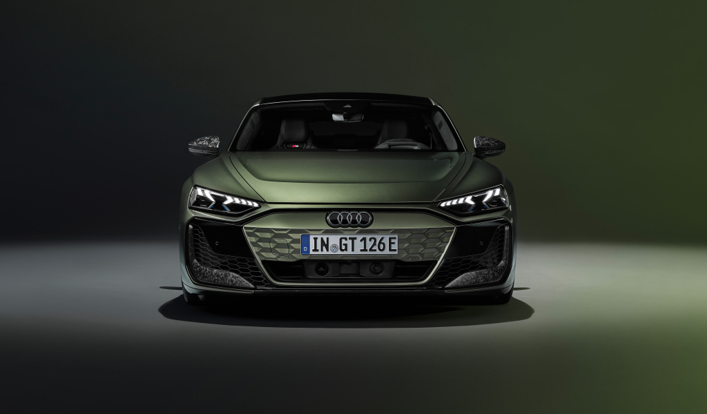 Автомобиль Audi RS e-tron GT performance 2024  года