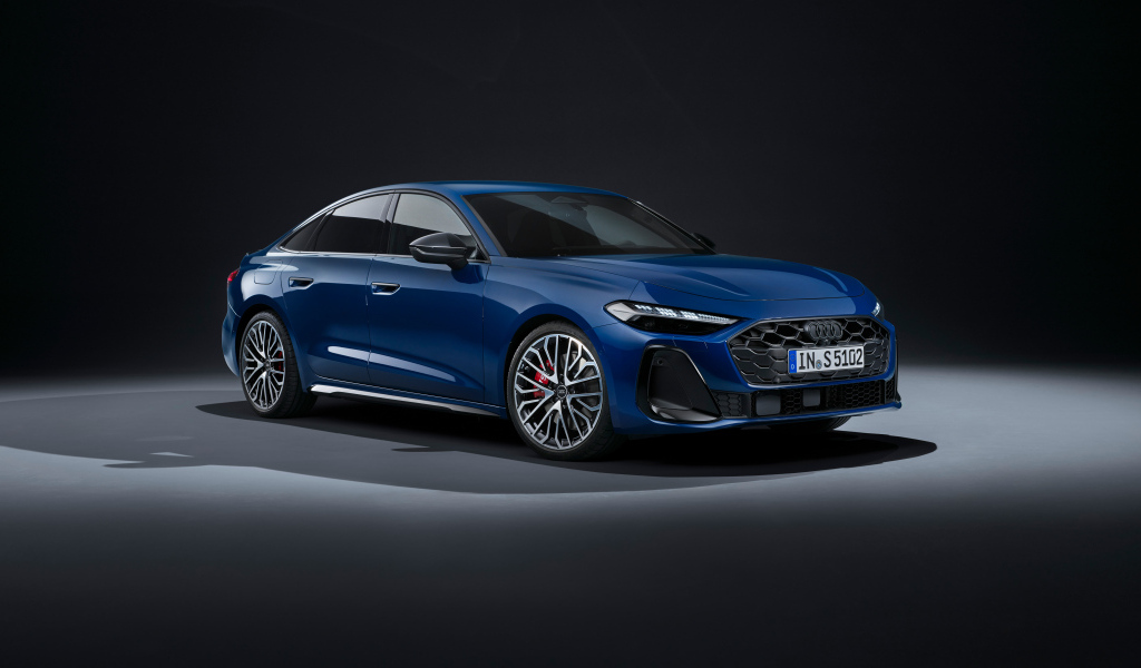 Синий автомобиль Audi S5 TFSI quattro 2024 года