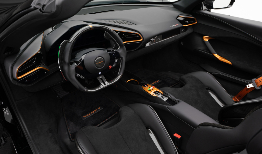 Черный кожаный салон автомобиля Ferrari 296 GTS Mansory Tempesta