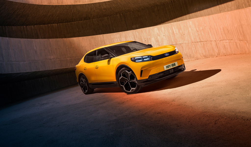 Электрический внедорожник  Ford Capri 2024 года