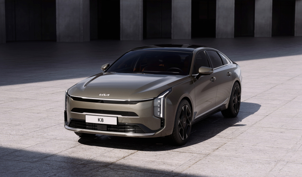 Автомобиль Kia K8 2024 года