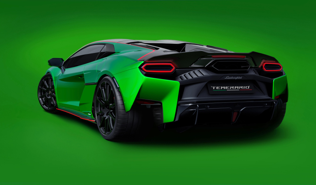 Автомобиль Lamborghini Temerario Alleggerita 2024 года на зеленом фоне