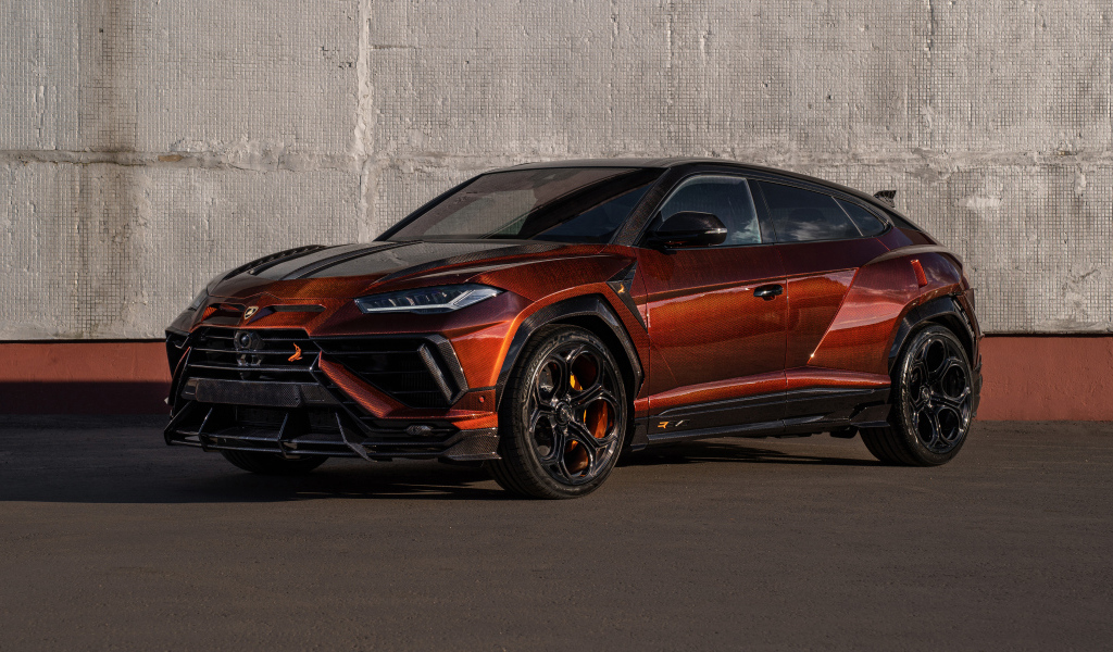 Автомобиль Lamborghini Urus REvo Stealth Edition 2024 года вид спереди