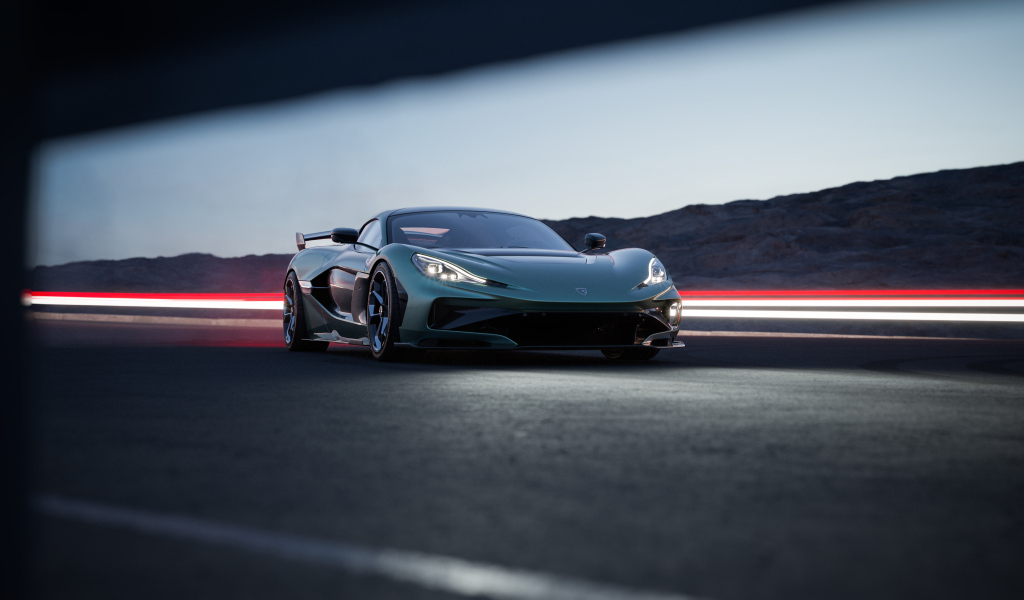 Автомобиль Rimac Nevera R 2024 года на дороге