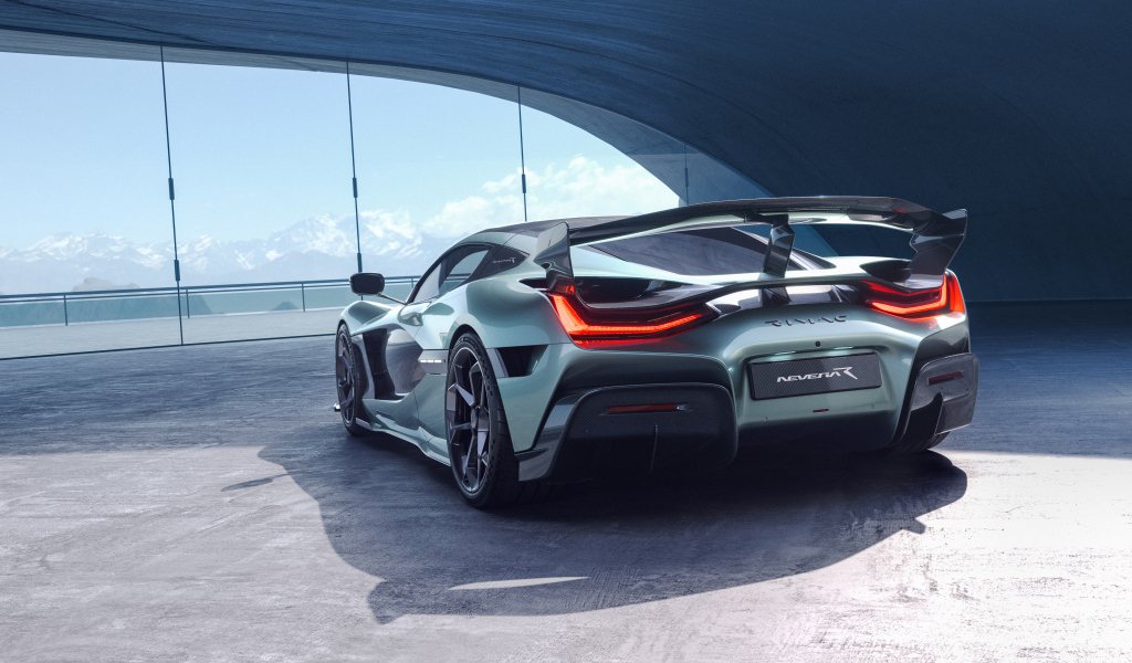 Автомобиль Rimac Nevera R 2024  года вид сзади