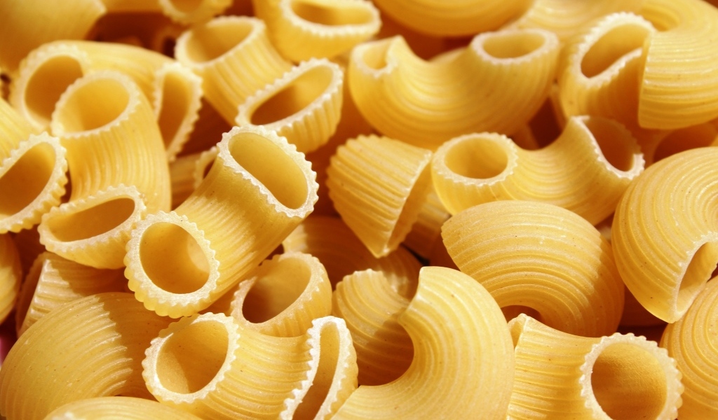 Большие макаронные изделия крупным планом