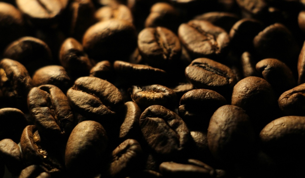 Крупные жареные кофейные зерна для гурмана