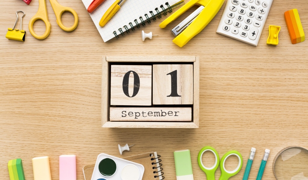 Канцелярские предметы на первое сентября