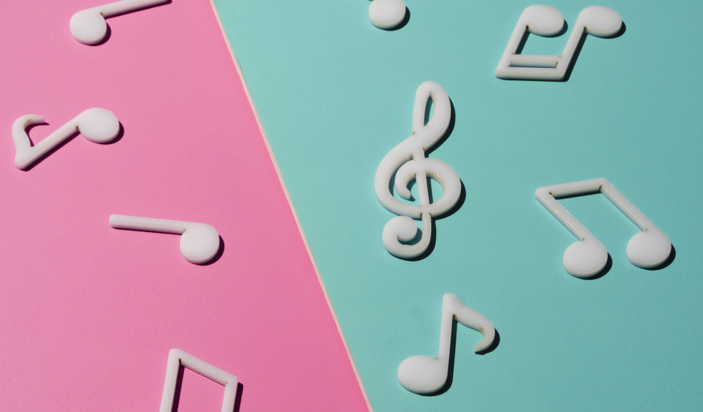 Розовый и голубой фон с нотами