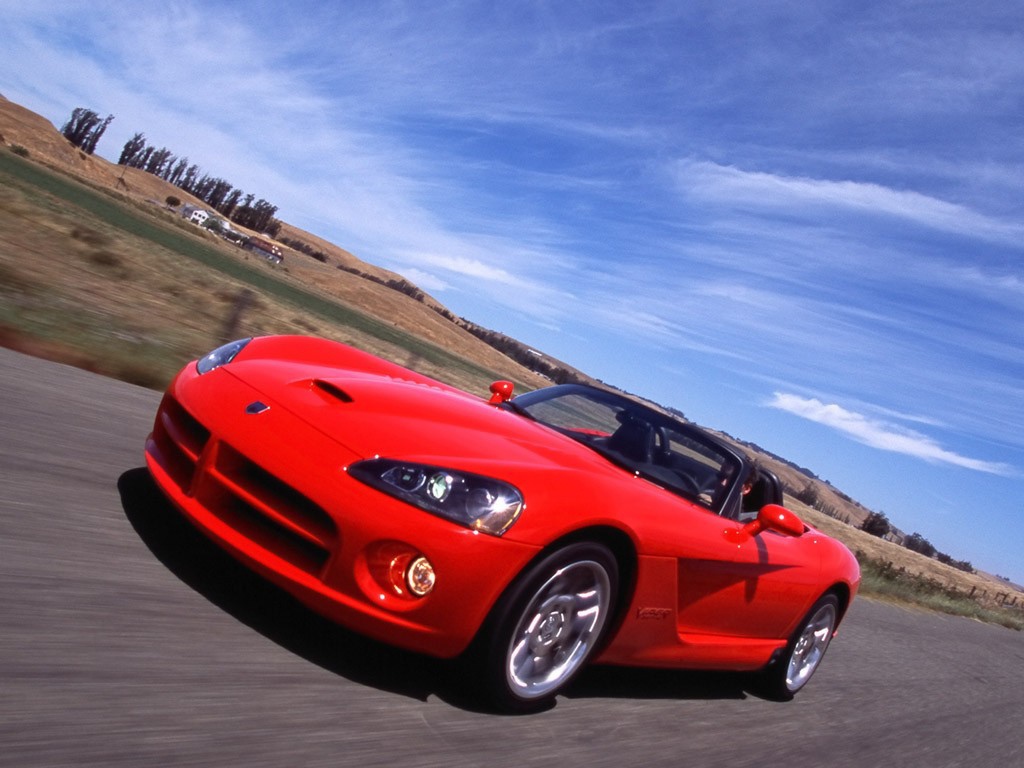 Красный Dodge Viper