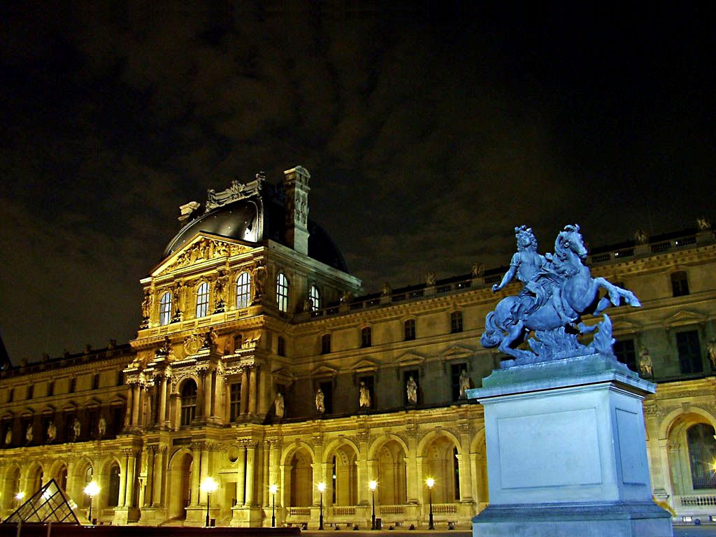 ночной Париж