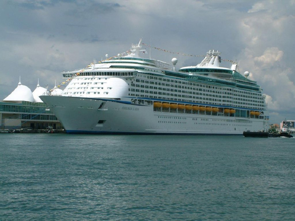 Круизный лайнер - обои для рабочего стола