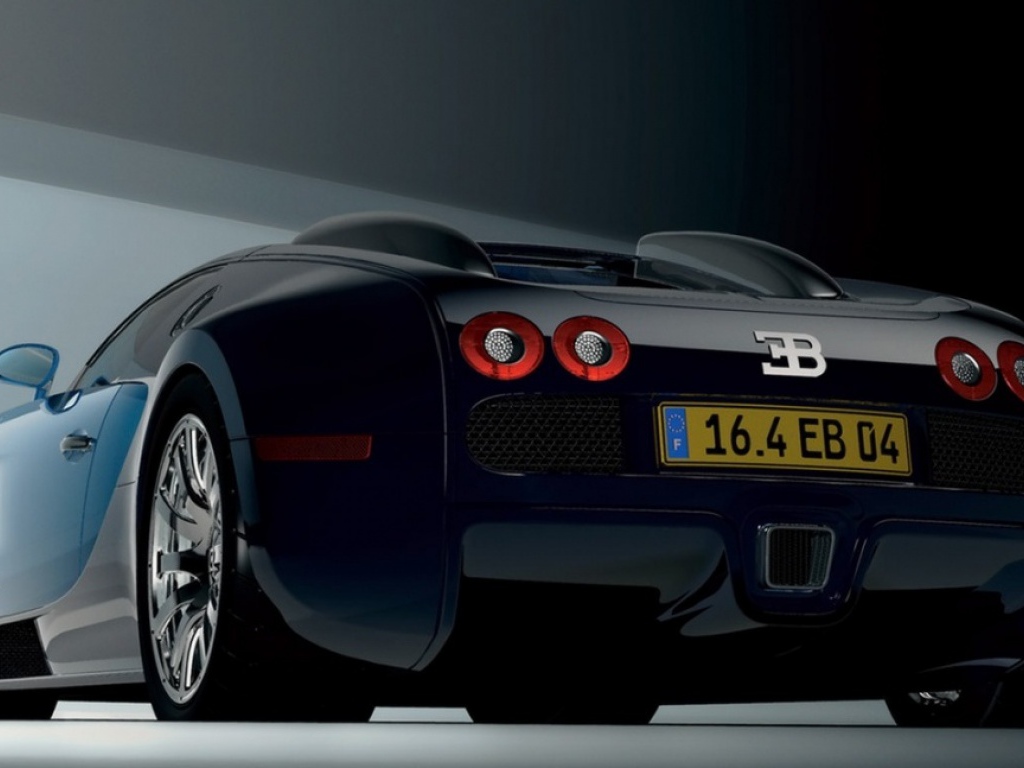 Бугатти вид сзади