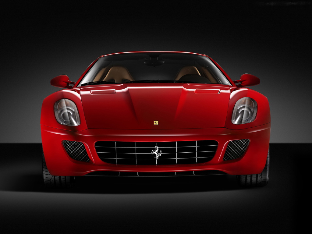 Спортивная авто Ferrari вид спереди