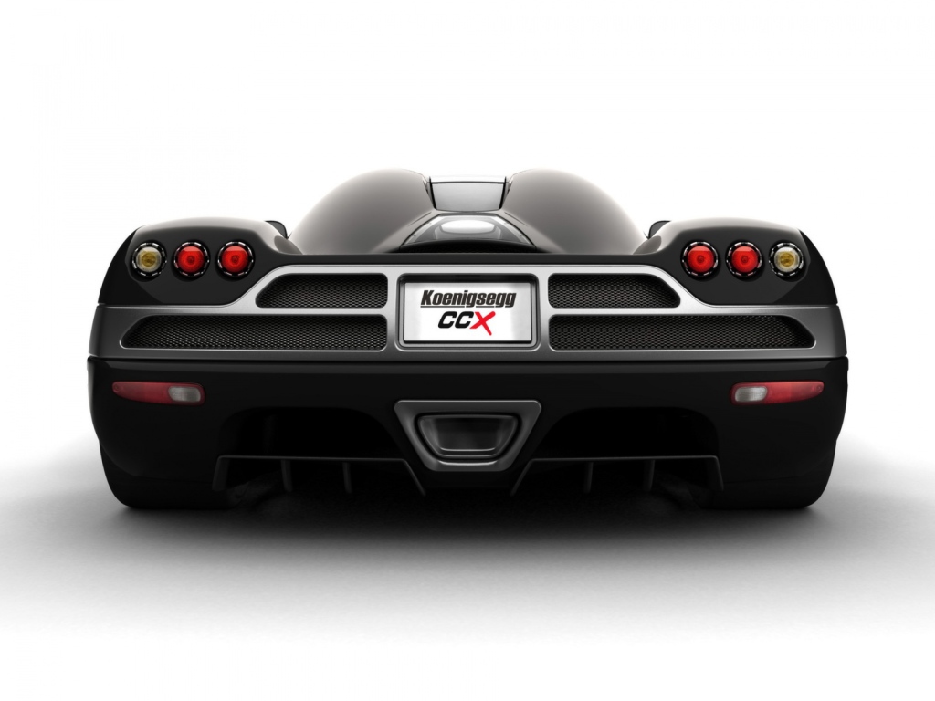 Черный спортивный Koenigsegg CCX