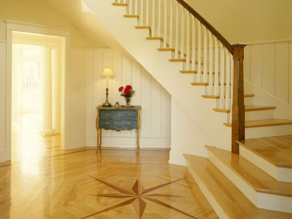 Комната с выходом на лестницу