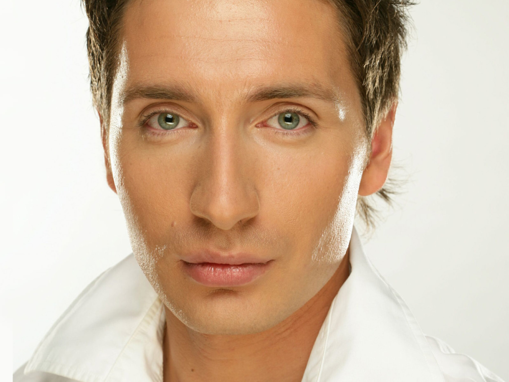 Красивый мужчина