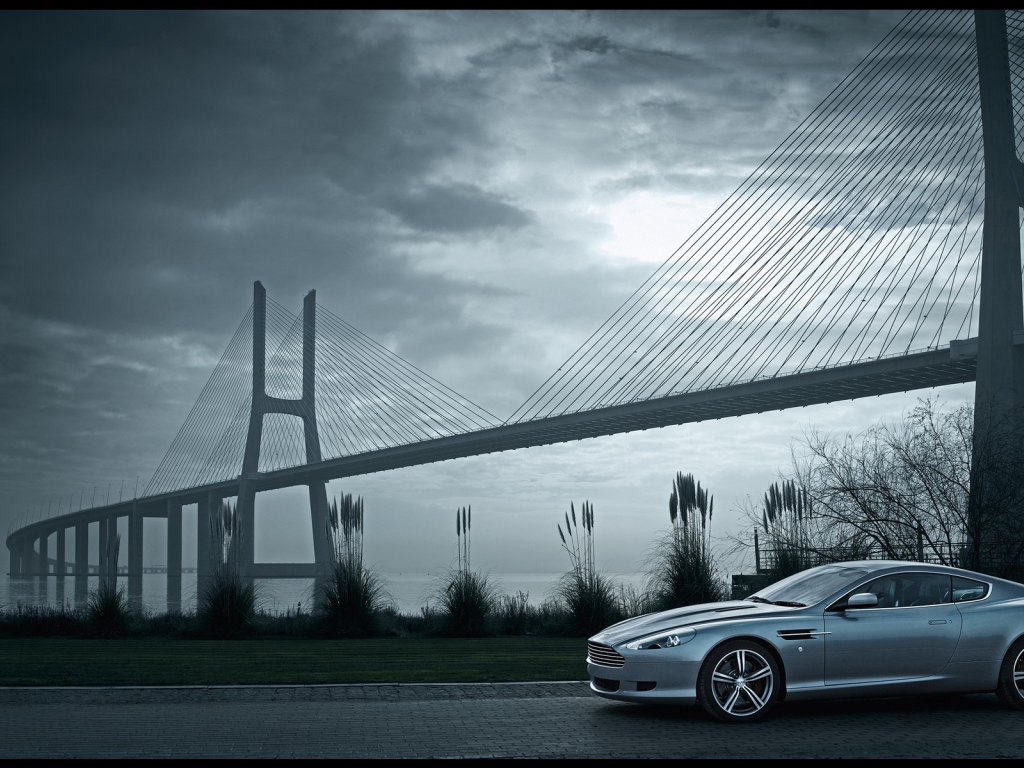 Автомобиль Астон Мартин