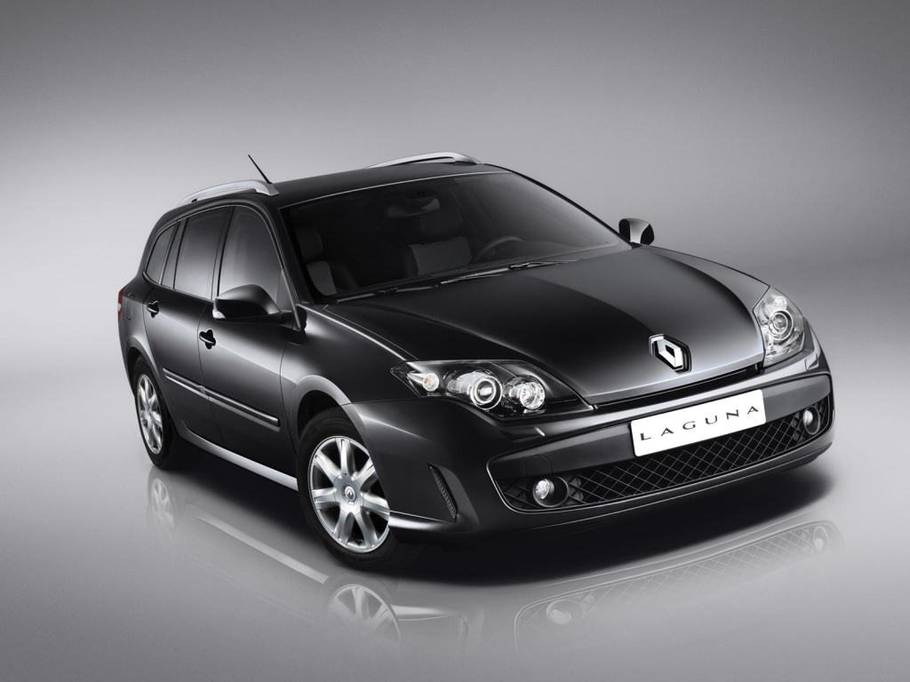 Черная Renault Laguna