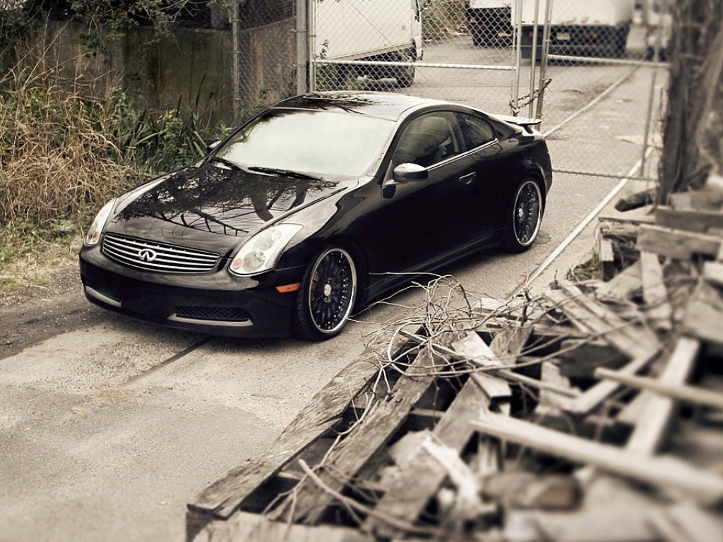 Черный спортивный авто