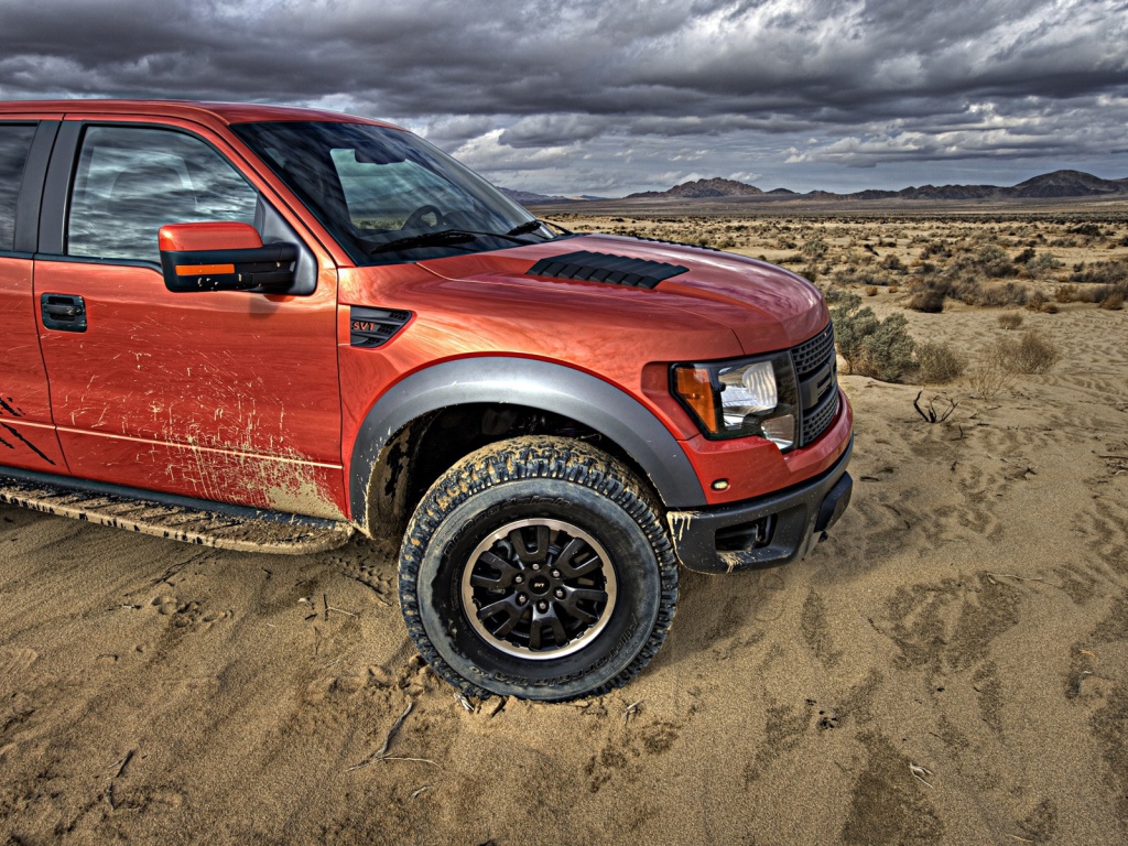 Большой внедорожник