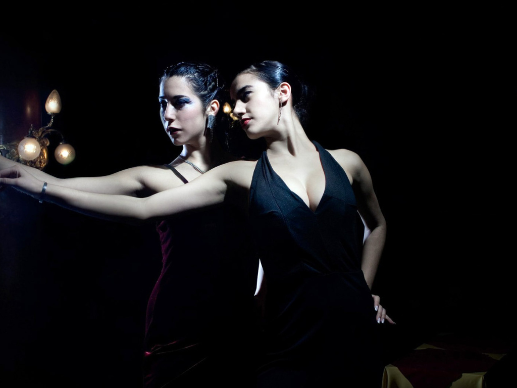 Светские львицы