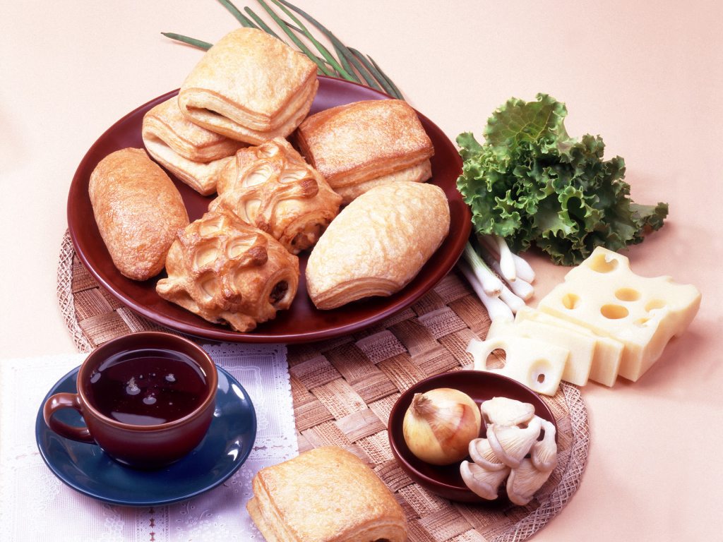 Выпечка с сыром и луком