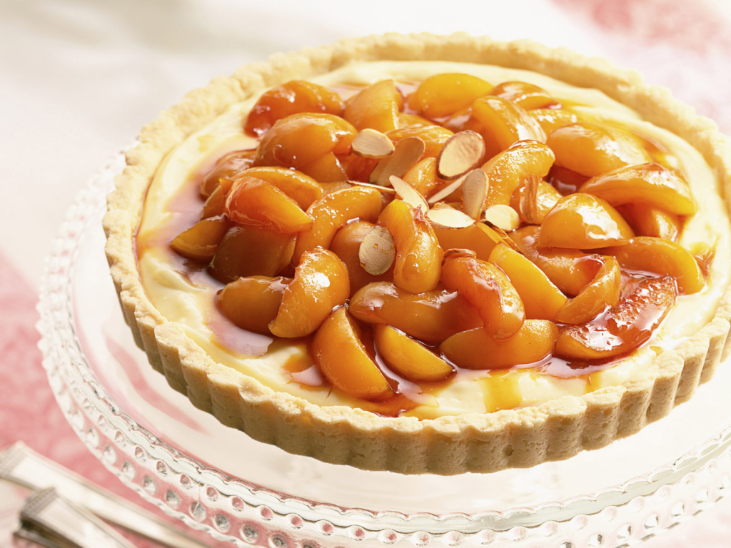 Сладкий пирог с персиками