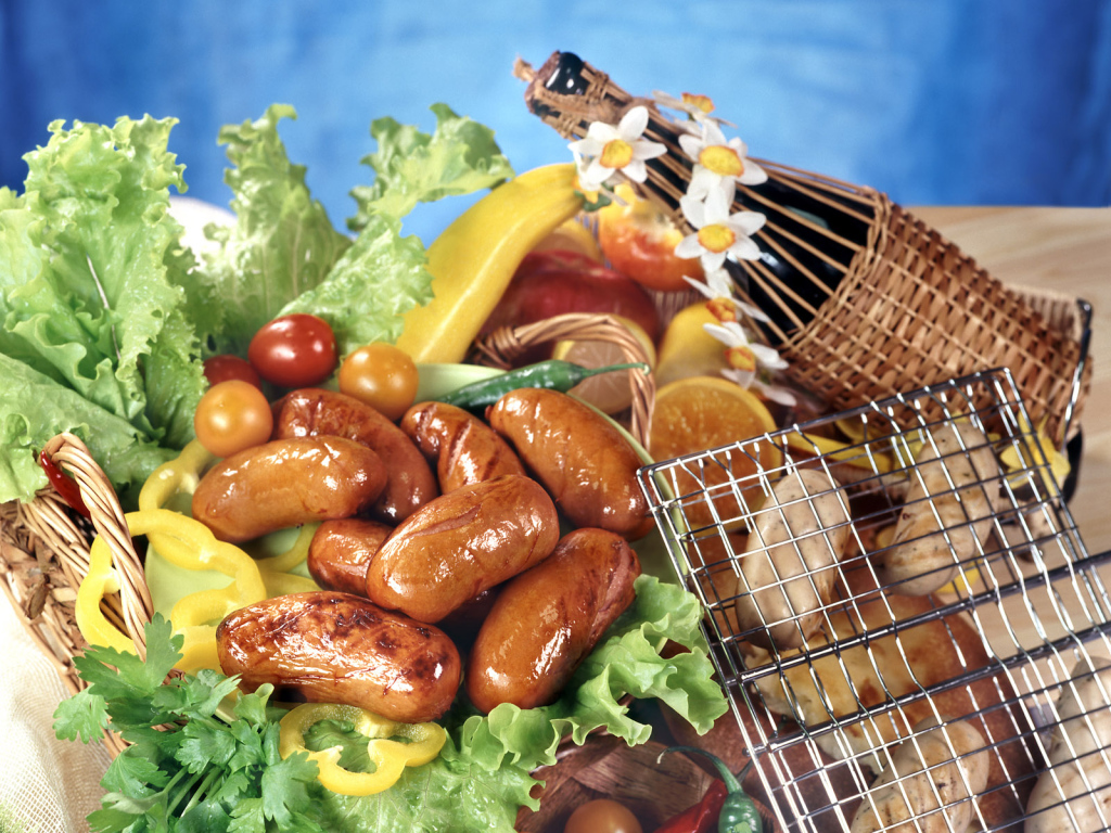 Сосиски и вино