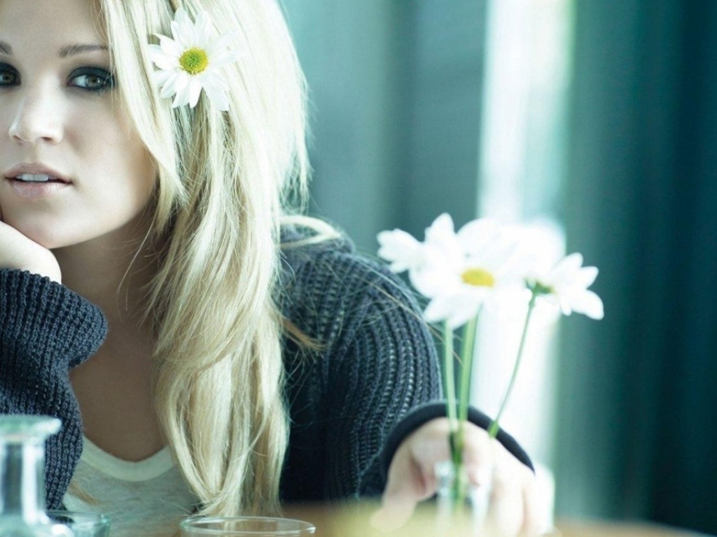 Девушка блондинка