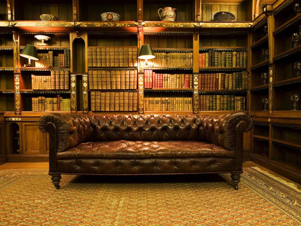 Старинная библиотека