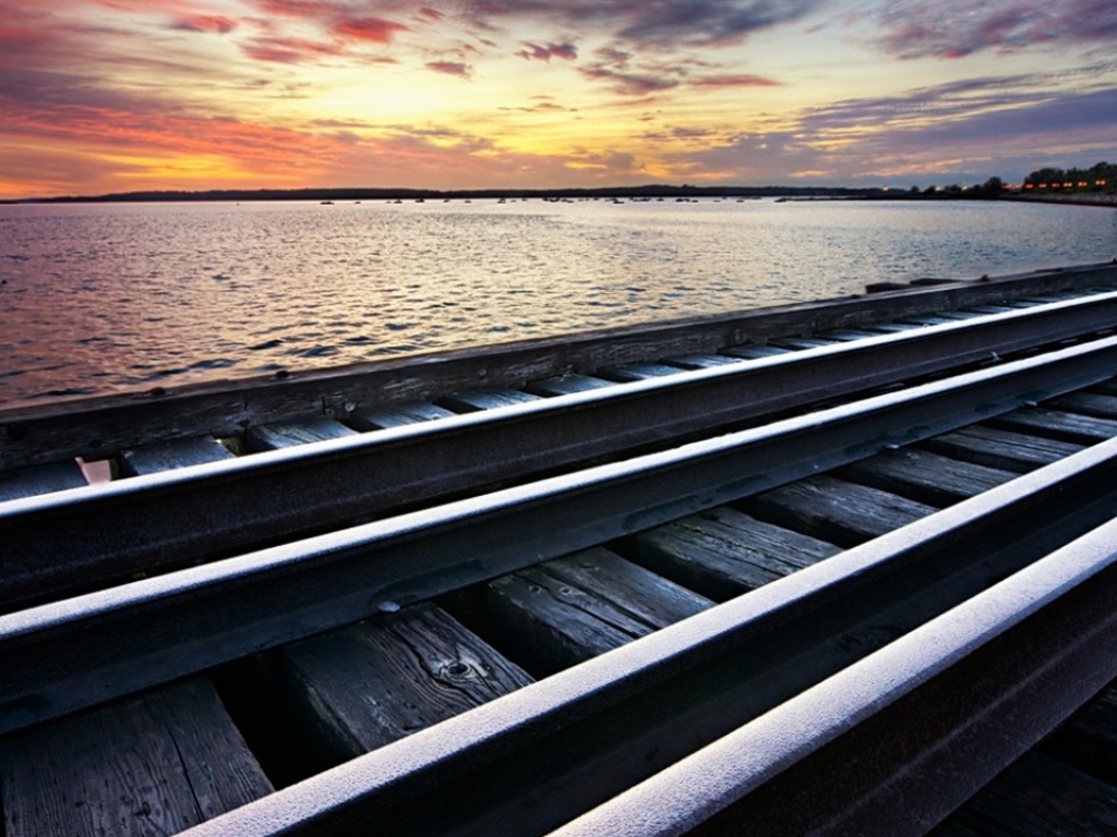 Рельсы шпалы