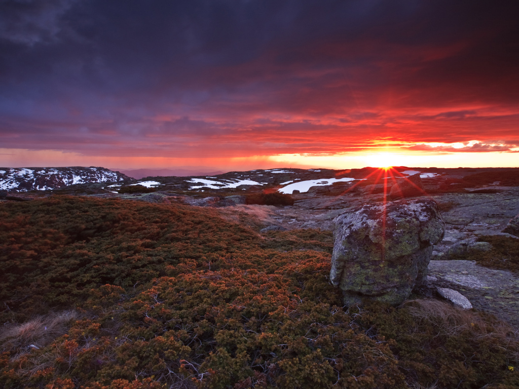 Закат в Serra  da Estrela Португалия