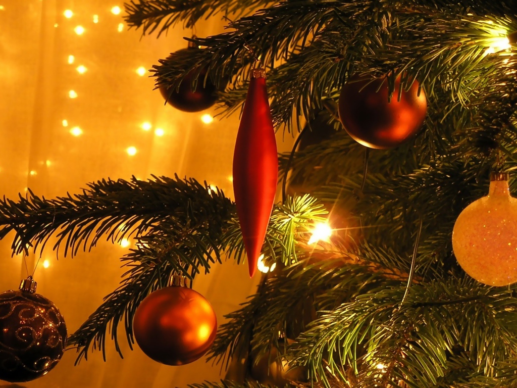 Нарядная елка