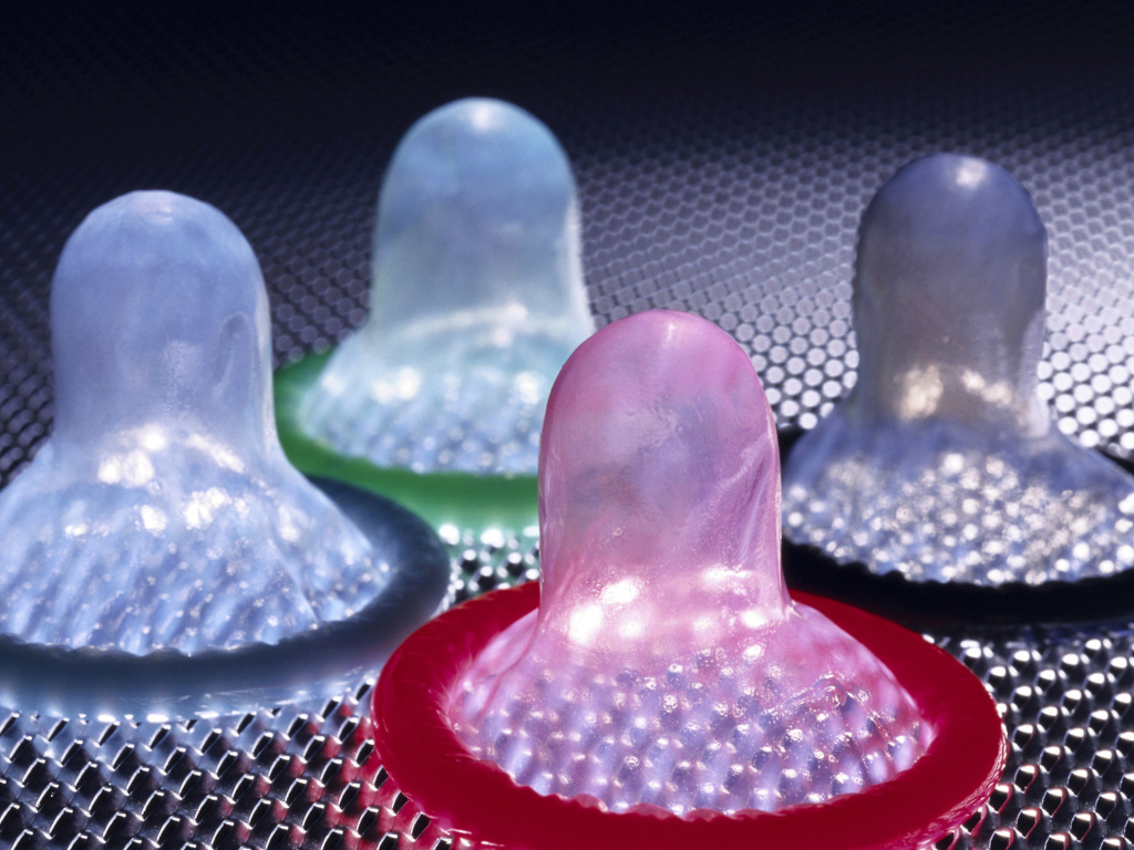 Цветные презервативы