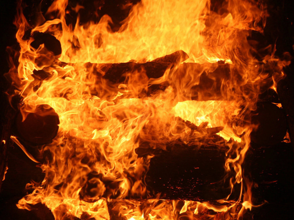 Пламя костра
