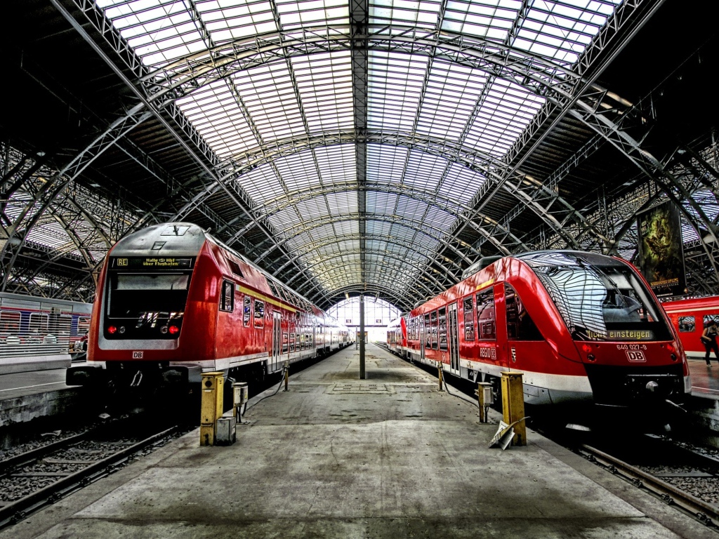 Поезда на станции