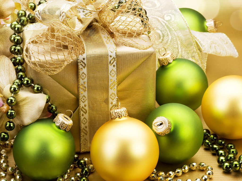 Подарок и шары