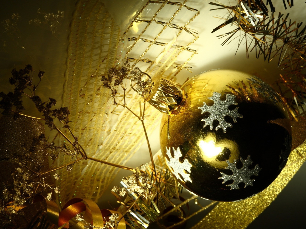 Золотой шарик