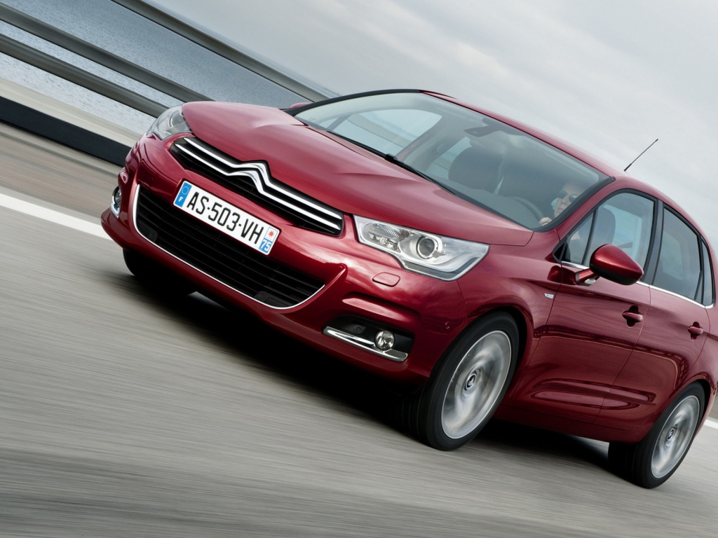 новый Ситроен С4