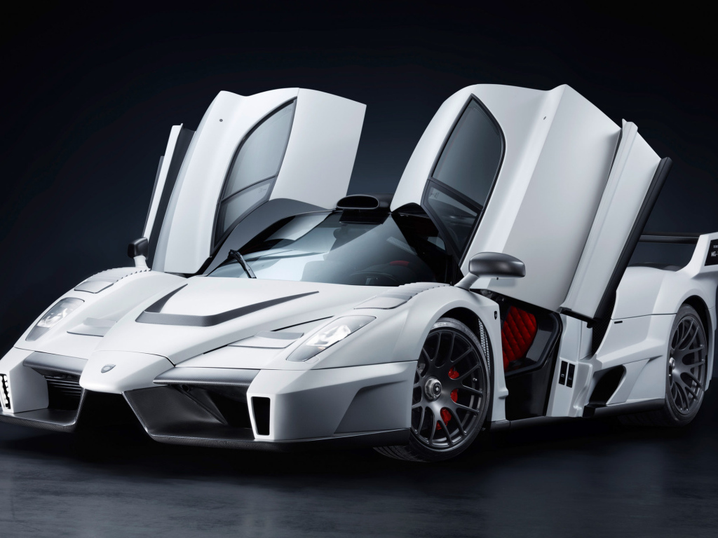 Белая Ferrari Enzo